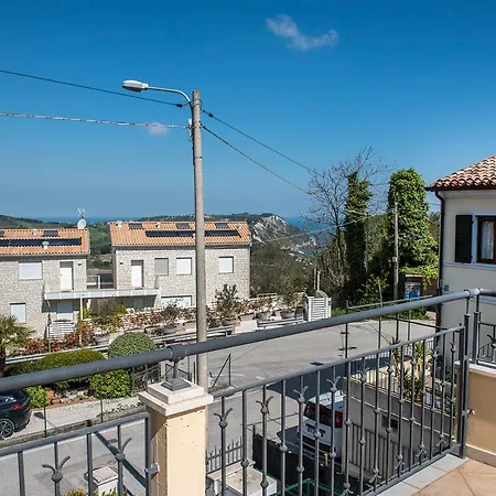 A09 - Poggio, Delizioso Trilocale Con Vista Mare